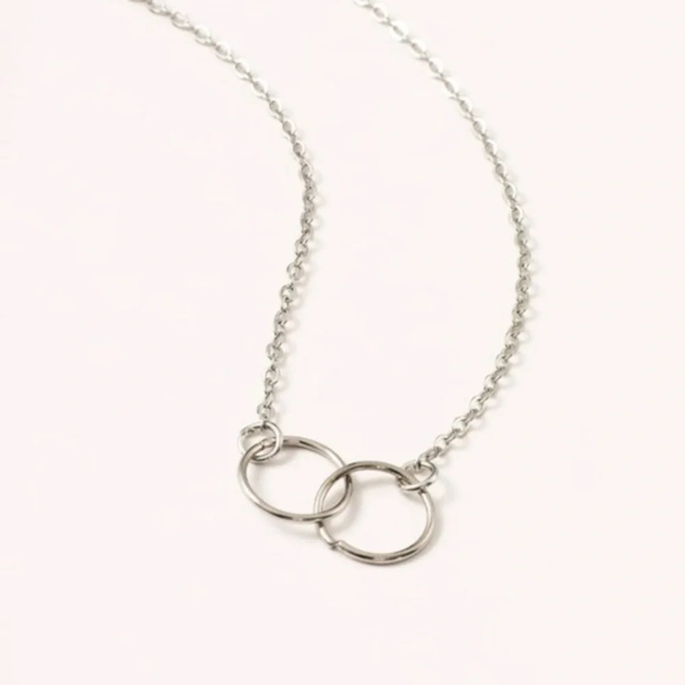 3/$30 🤍 Double Loop Necklace